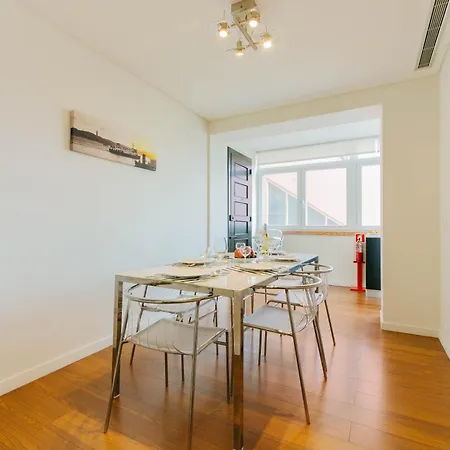 아파트 Rent4rest Family & Friends In Roma Avenue *