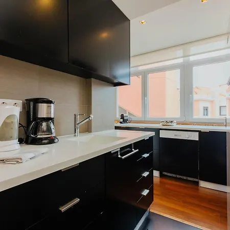 Rent4rest Family & Friends In Roma Avenue Lisboa