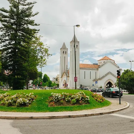 Rent4rest Family & Friends In Roma Avenue