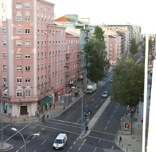 Rent4rest Family & Friends In Roma Avenue Apartament *