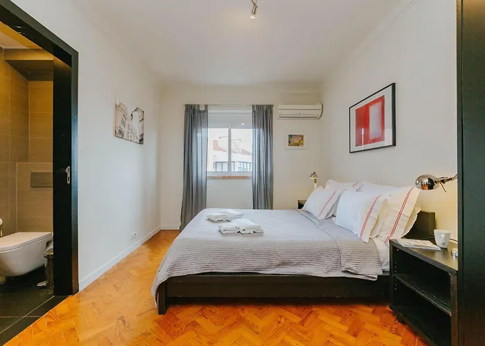 Rent4rest Family & Friends In Roma Avenue *