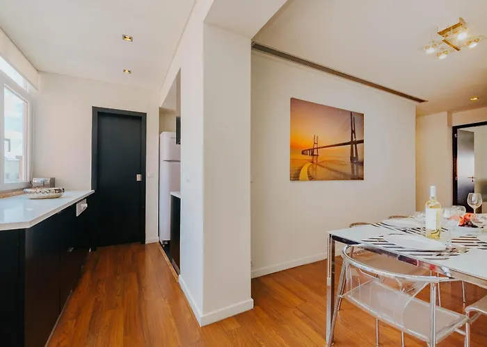 Rent4rest Family & Friends In Roma Avenue Apartament *