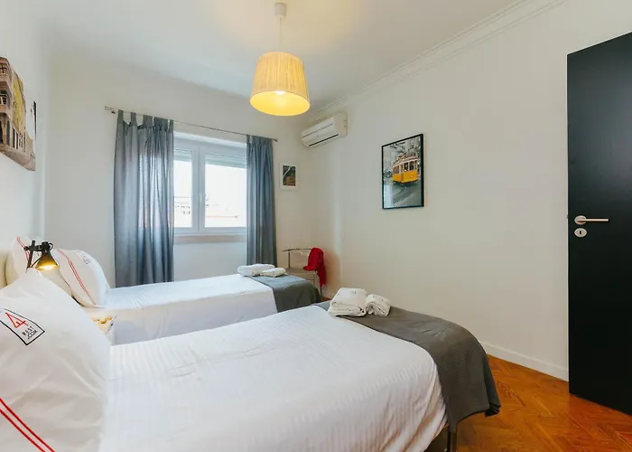 Апартаменты Rent4rest Family & Friends In Roma Avenue Лиссабон