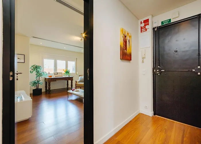 Rent4rest Family & Friends In Roma Avenue *