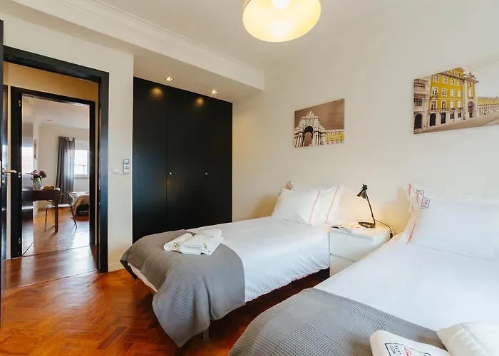 Rent4rest Family & Friends In Roma Avenue * Lizbona