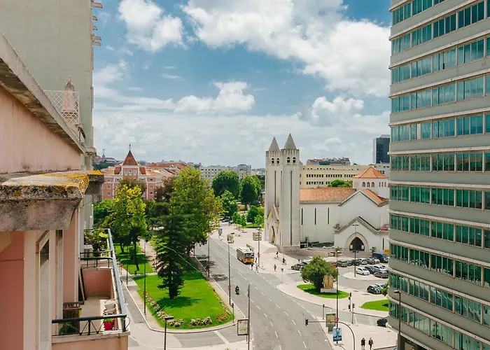 Rent4rest Family & Friends In Roma Avenue * Лиссабон