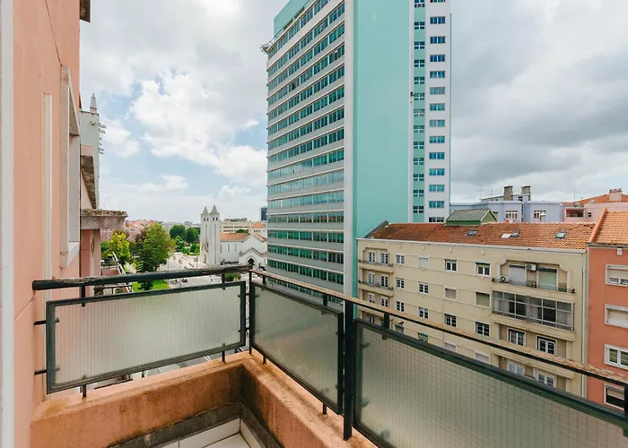 Апартаменты Rent4rest Family & Friends In Roma Avenue Лиссабон