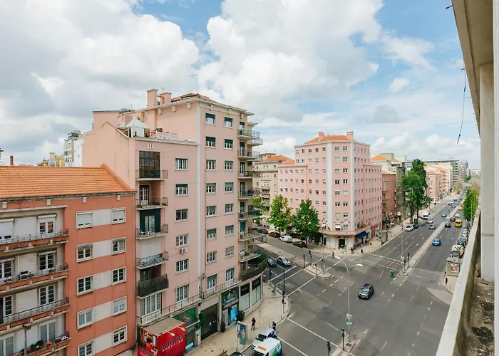 Rent4rest Family & Friends In Roma Avenue Apartament