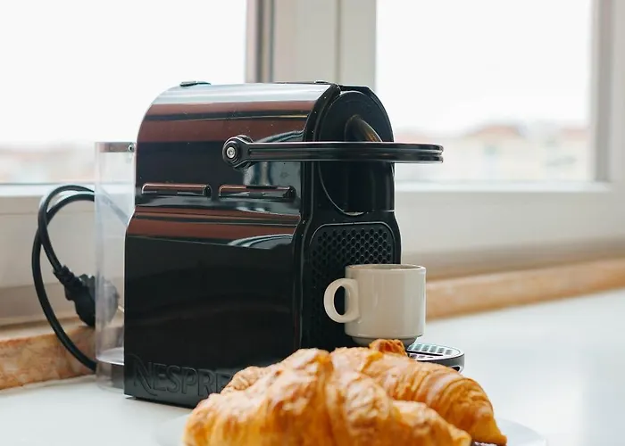 Rent4rest Family & Friends In Roma Avenue * Лиссабон