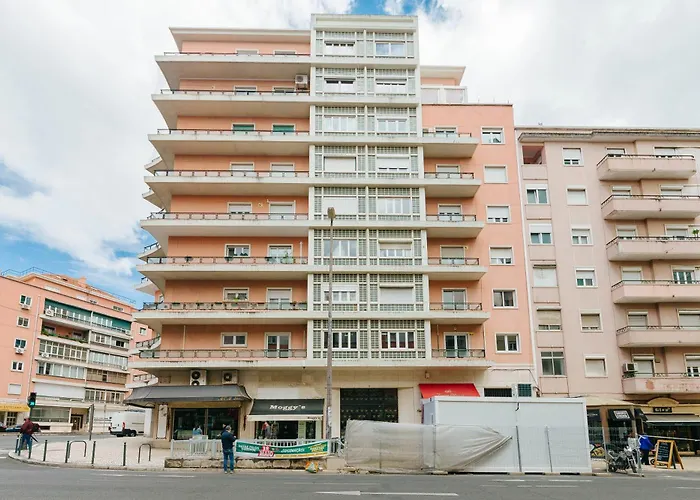 Rent4rest Family & Friends In Roma Avenue Apartament Lizbona