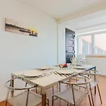 Rent4rest Family & Friends In Roma Avenue דירה