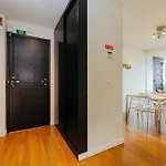 Rent4rest Family & Friends In Roma Avenue דירה