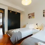 Rent4rest Family & Friends In Roma Avenue * ליסבון
