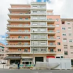 Rent4rest Family & Friends In Roma Avenue דירה ליסבון