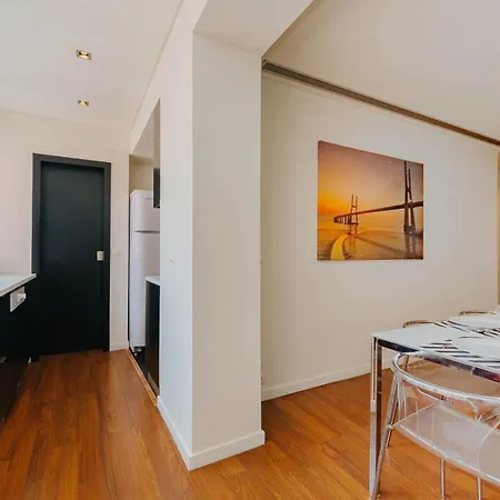 Rent4rest Family & Friends In Roma Avenue Apartment *