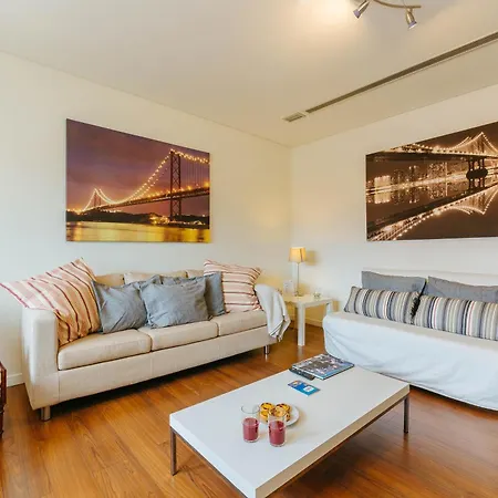 Rent4rest Family & Friends In Roma Avenue Lisbona