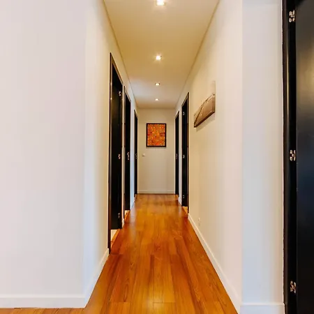 Rent4rest Family & Friends In Roma Avenue Appartamento Lisbona