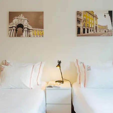 Rent4rest Family & Friends In Roma Avenue Appartamento Lisbona
