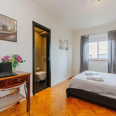 Rent4rest Family & Friends In Roma Avenue Lisbona