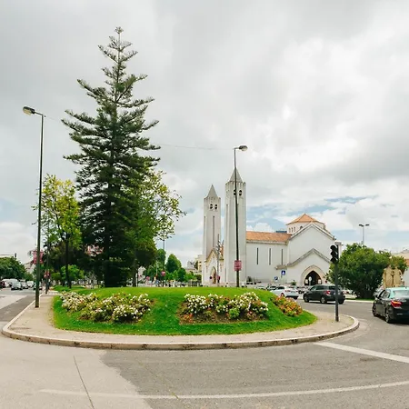 Appartamento Rent4rest Family & Friends In Roma Avenue Lisbona