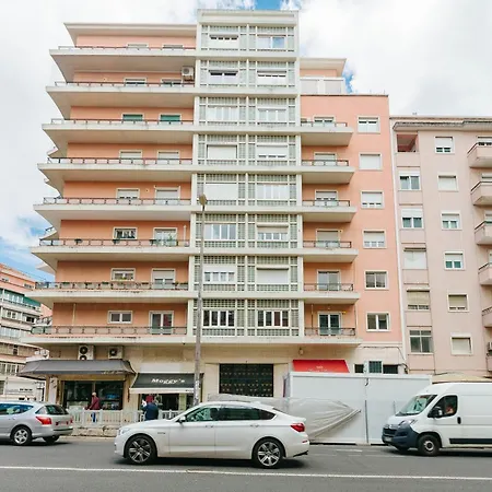 Rent4rest Family & Friends In Roma Avenue *