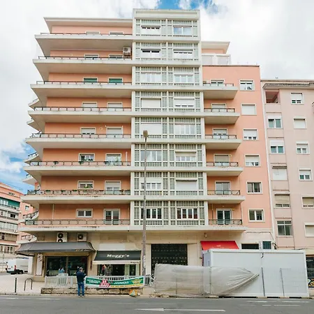 Rent4rest Family & Friends In Roma Avenue Appartamento Lisbona